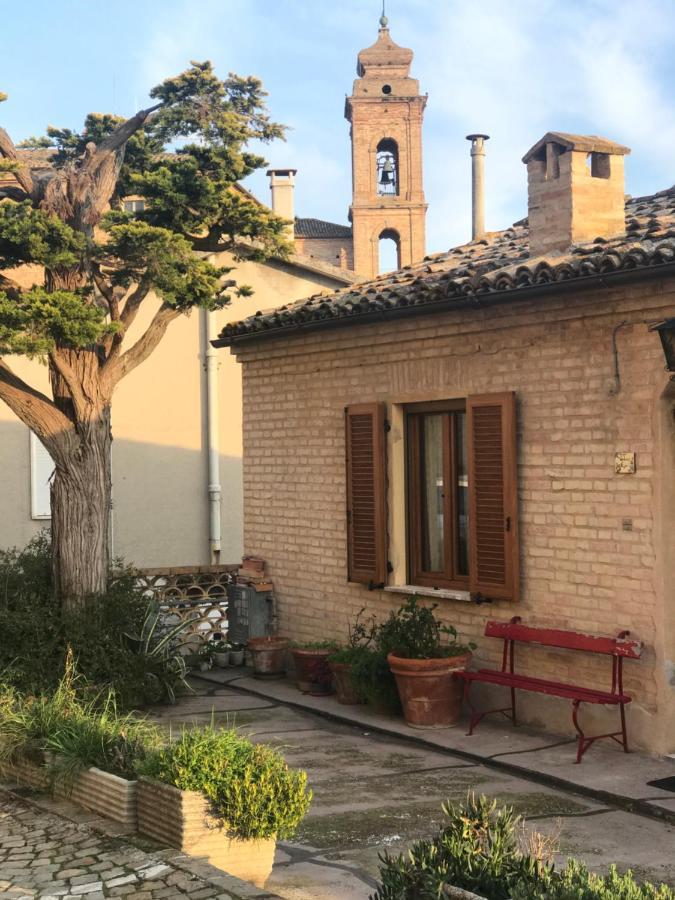 Bed and Breakfast La Trave Montecosaro  Екстер'єр фото